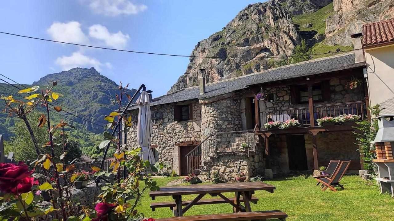 Apartamentos Rurales La Laguna Somiedo Valle de Lago Экстерьер фото