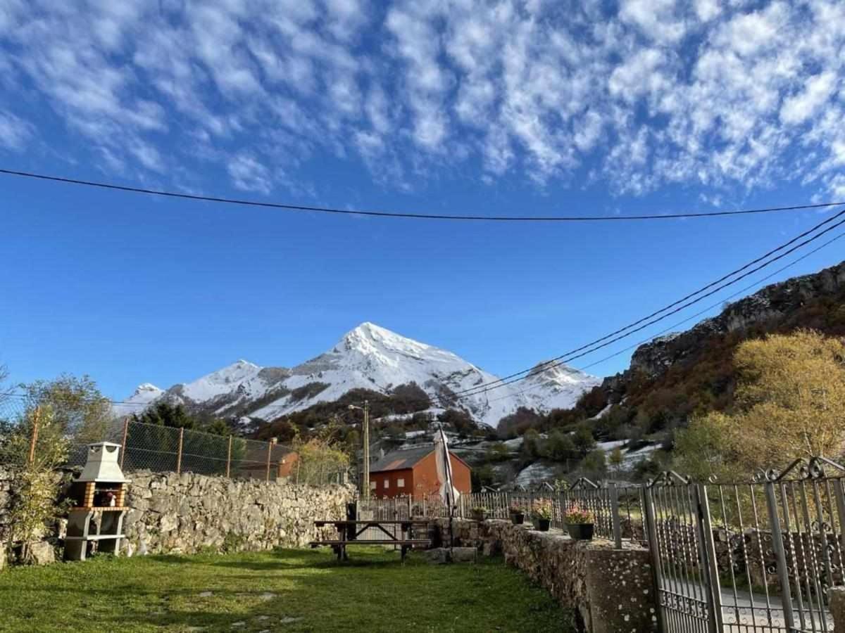 Apartamentos Rurales La Laguna Somiedo Valle de Lago Экстерьер фото