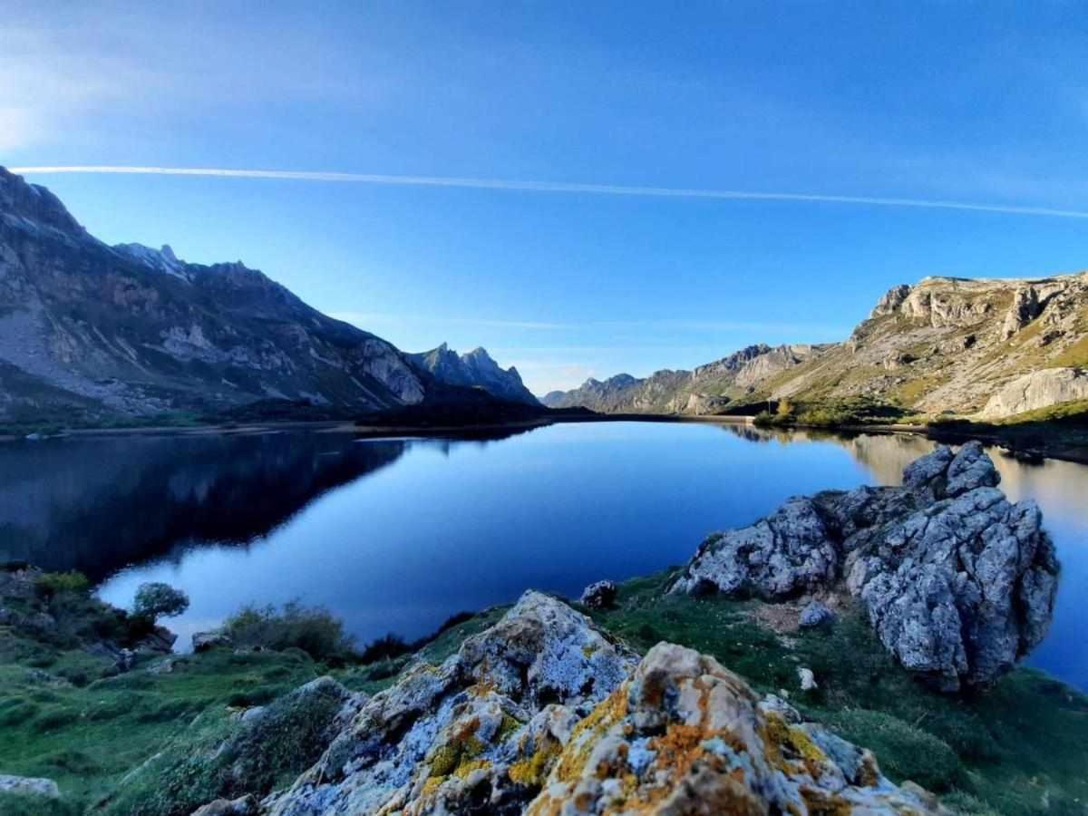 Apartamentos Rurales La Laguna Somiedo Valle de Lago Экстерьер фото