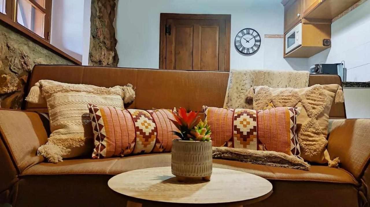 Apartamentos Rurales La Laguna Somiedo Valle de Lago Экстерьер фото
