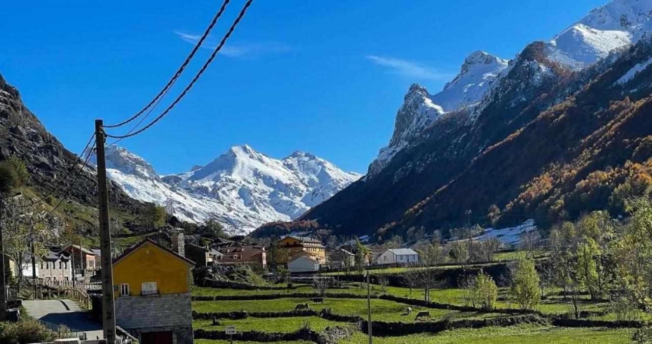 Apartamentos Rurales La Laguna Somiedo Valle de Lago Экстерьер фото