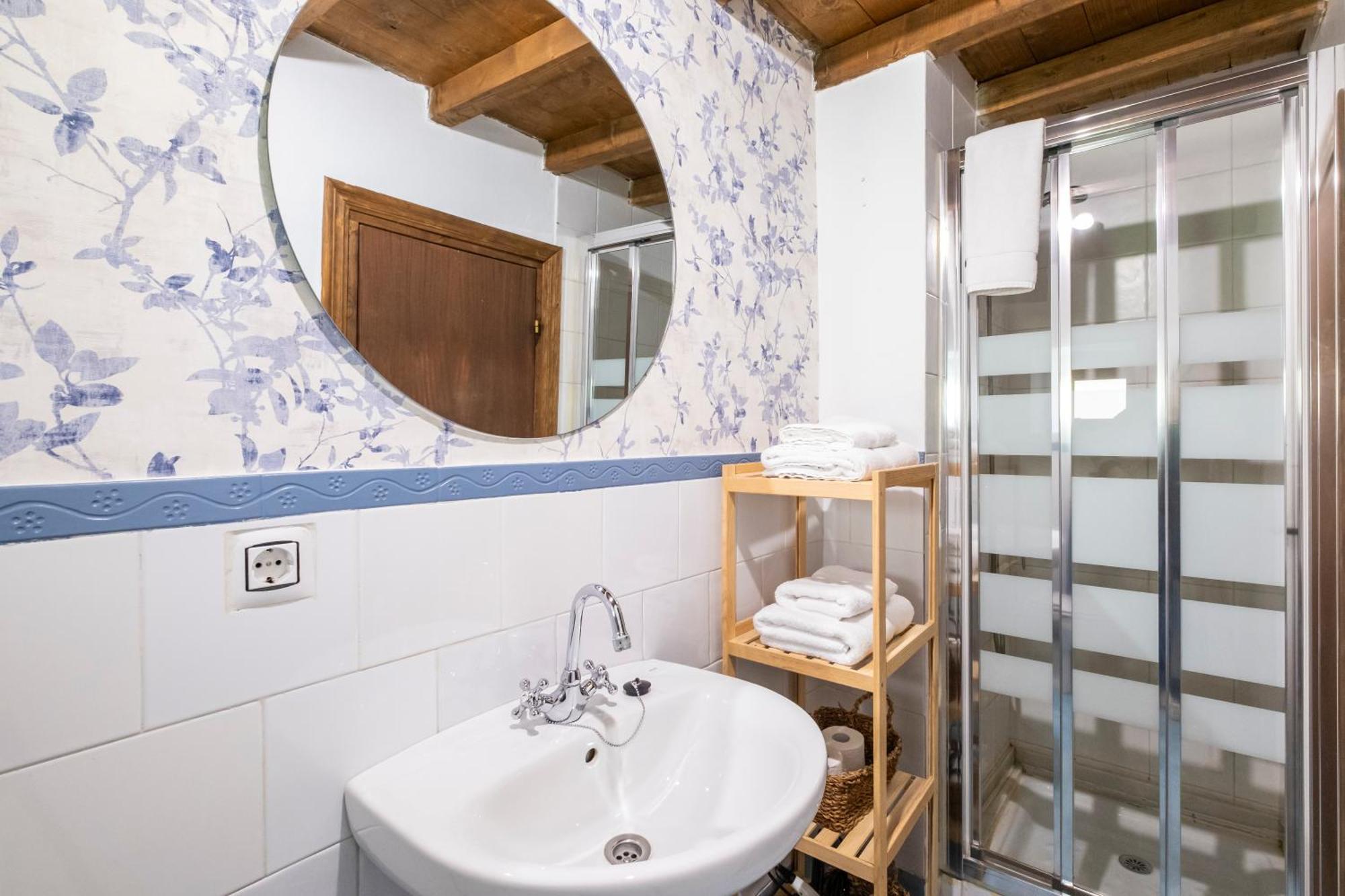 Apartamentos Rurales La Laguna Somiedo Valle de Lago Экстерьер фото