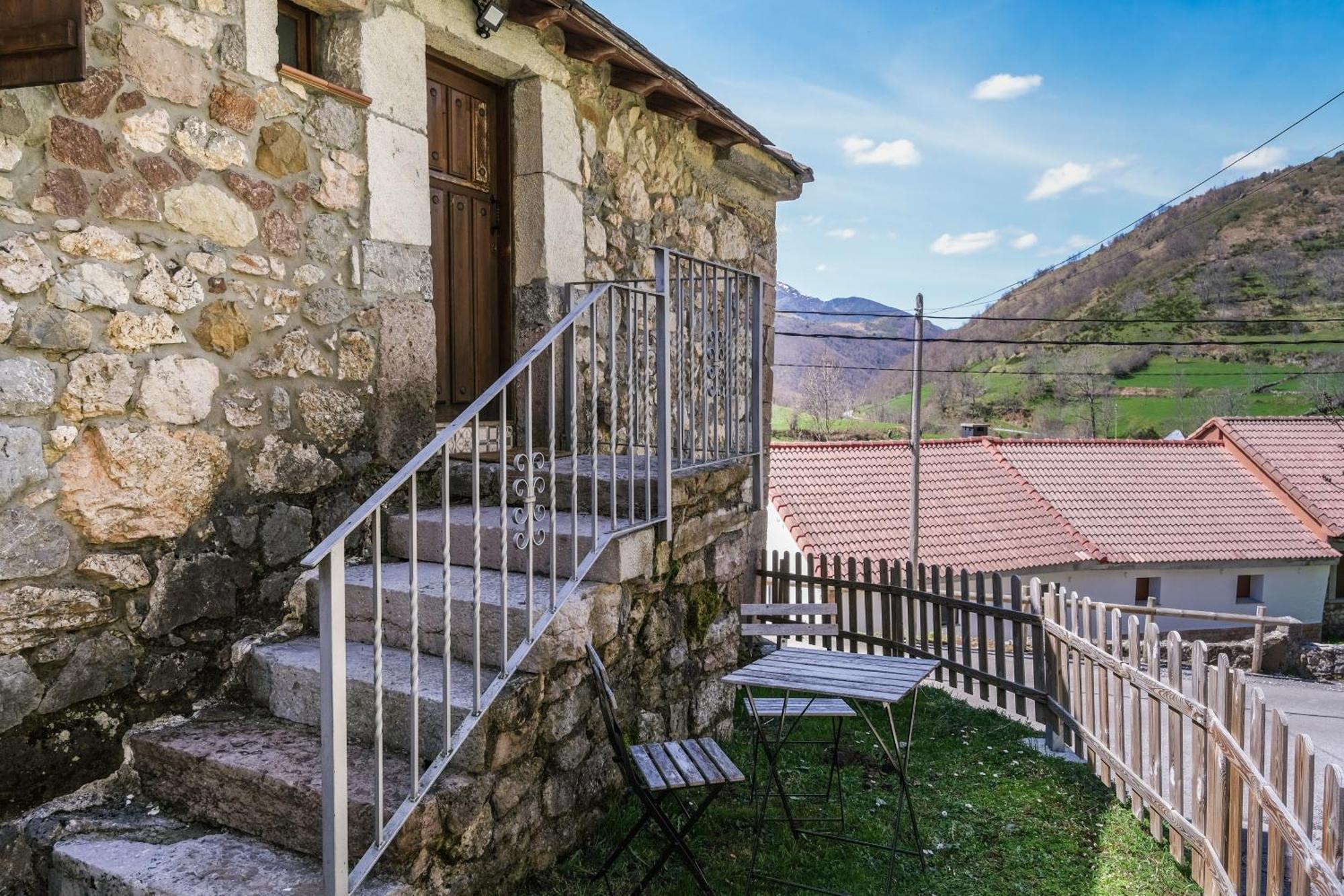 Apartamentos Rurales La Laguna Somiedo Valle de Lago Экстерьер фото