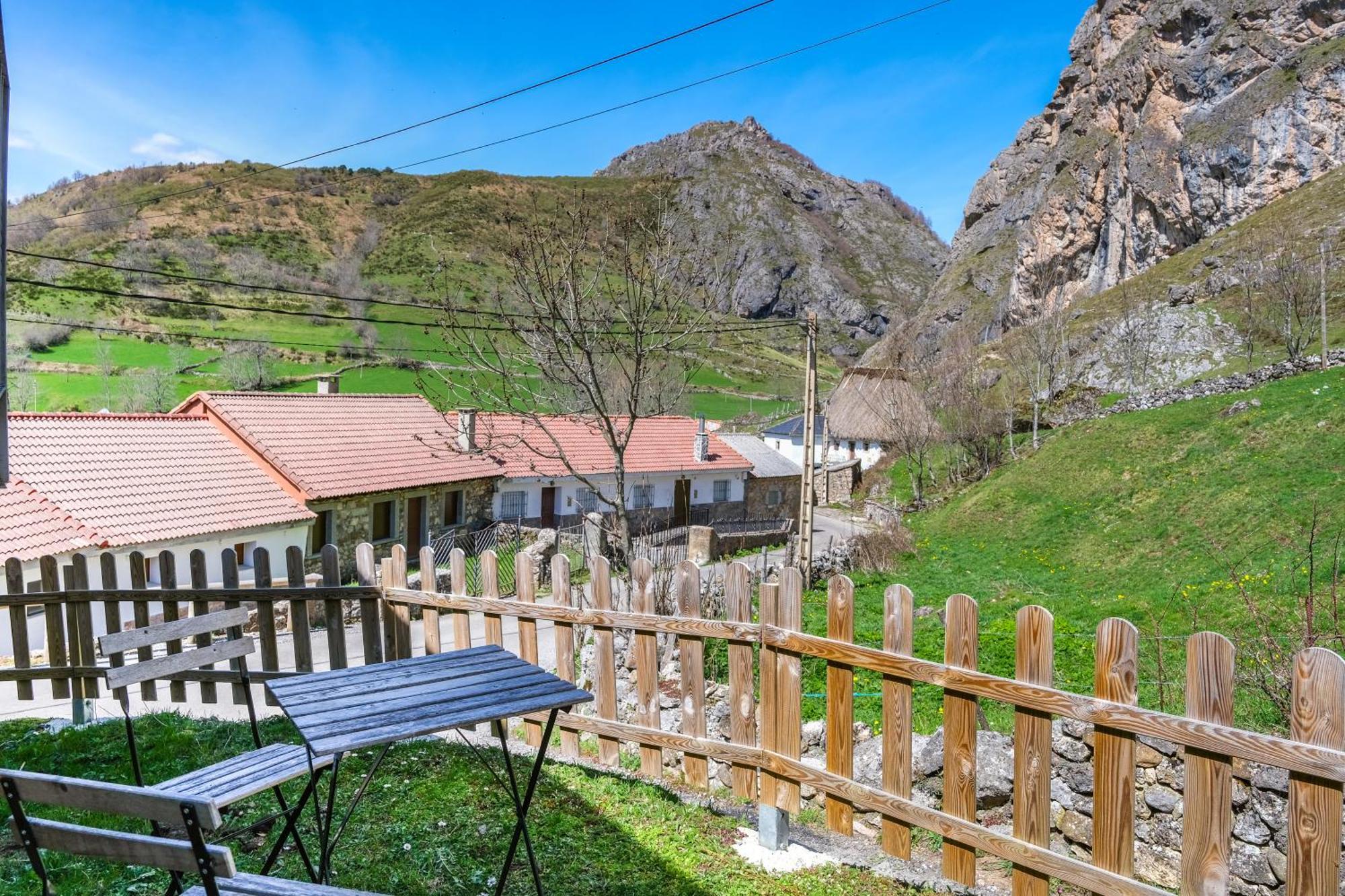 Apartamentos Rurales La Laguna Somiedo Valle de Lago Экстерьер фото